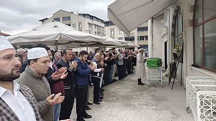 Tırla çarpışan minibüsün sürücüsü son yolculuğuna uğurlandı