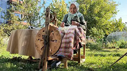 Unutulmaya yüz tutan çıkrık geleneğini 90 yaşında yaşatıyor