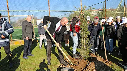 Yeşil Düzce'de fidanlar toprakla buluştu