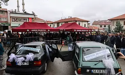 Cami için bağışlanan iki otomobil müzayedede 410 bin liraya satıldı