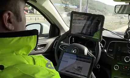 Tatil dönüşü D-100'de hareketlilik arttı: Radar ve teknolojik sistemlerle sürücülere sıkı denetim uygulandı