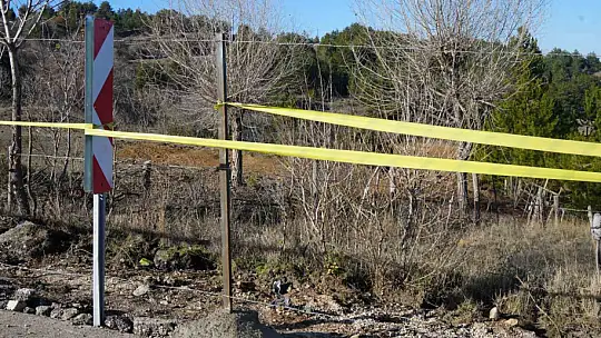 Yolu ulaşıma kesti