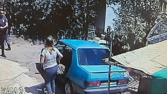'Dur' ihtarına uymayan sürücü, kadınları araçta bırakıp kaçtı