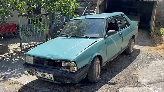'Dur' ihtarına uymayan sürücü, kadınları araçta bırakıp kaçtı