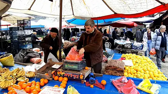Öğrencileri ödüllendirdi