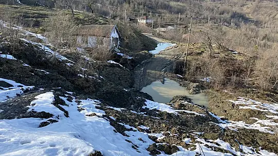 Heyelanlar peş peşe geldi