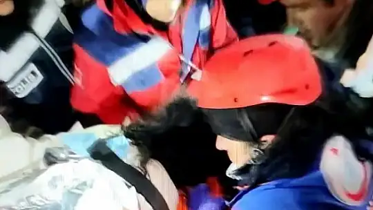 142 saat sonra sağ kurtulan Meltem öğretmenin ilk isteği çay oldu