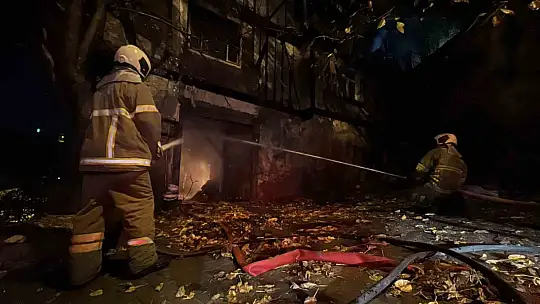 150 yıllık tarihi konakta çıkan yangın söndürüldü