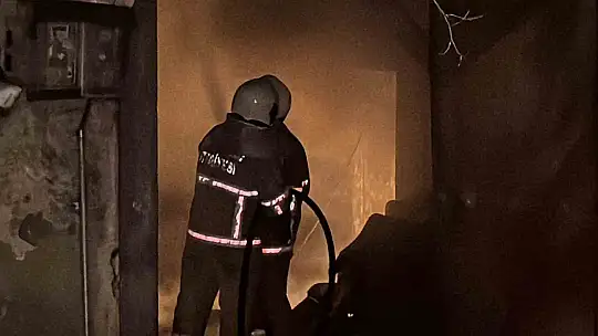 150 yıllık tarihi konakta çıkan yangın söndürüldü