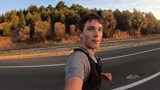 17 yaşındaki Erdem, Cumhuriyet için 103 kilometre koştu
