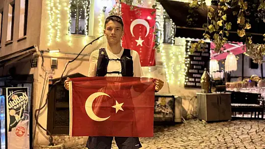 17 yaşındaki Erdem, Cumhuriyet için 103 kilometre koştu