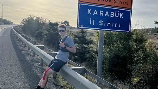 17 yaşındaki Erdem, Cumhuriyet için 103 kilometre koştu