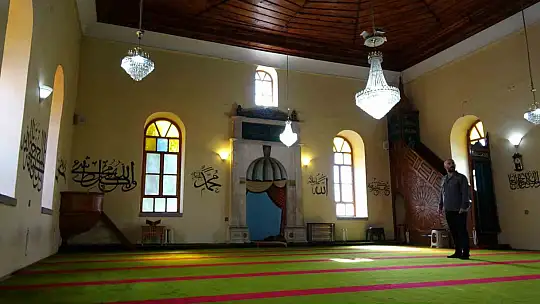 195 yıllık tarihi cami halvet odalarıyla dikkat çekiyor