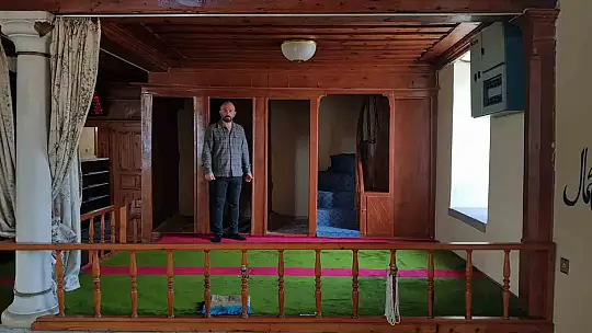 195 yıllık tarihi cami halvet odalarıyla dikkat çekiyor