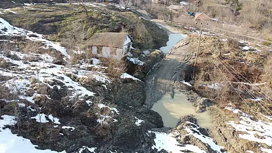 Heyelanlar peş peşe geldi