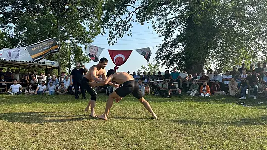 Sarıfasıl güreşleri nefes kesti
