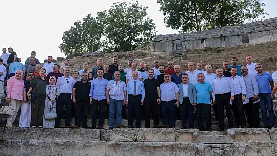 2 bin 300 yıllık amfide meclis toplantısı
