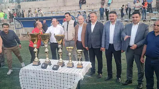 250 bin liralık turnuva gelirini köydeki camiye bağışladılar