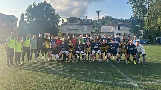 250 bin liralık turnuva gelirini köydeki camiye bağışladılar