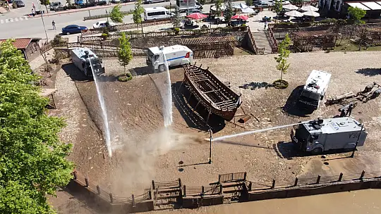 TOMA´lar temizlik çalışmalarına destek veriyor 