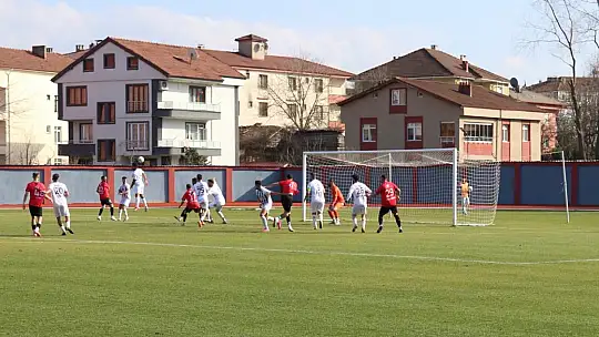 Bartınspor 100 dakikalık maçtan 3 puan çıkardı