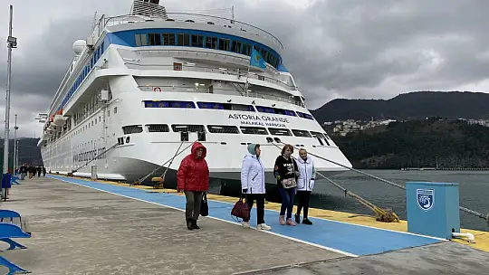 Amasra 9'uncu kez kruvaziyer ağırladı