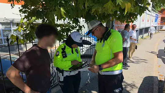 40 bin liralık ehliyet sevinci birkaç saat sürdü: Yayaya yol vermeyince iptal edildi