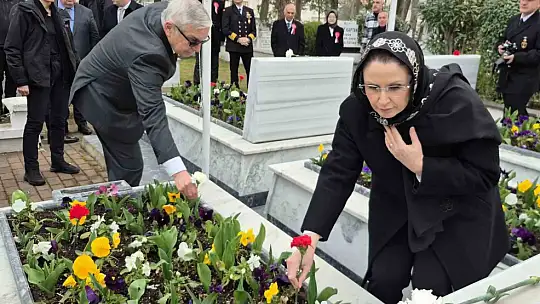 42 yıl sonra yaşanan tesadüf duygusal anlara neden oldu
