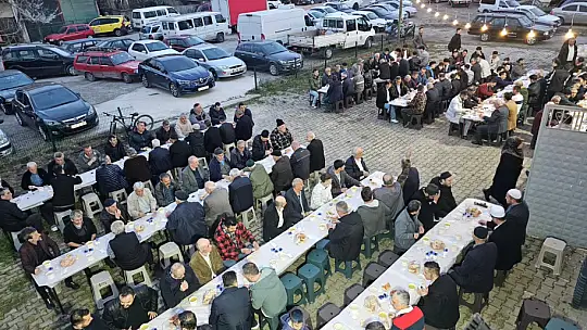 Eskihamidiye'de yüzlerce kişi iftarda buluştu