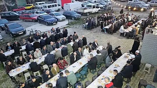 Eskihamidiye'de yüzlerce kişi iftarda buluştu