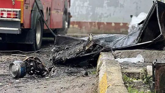 5 katlı apartmanda yangın paniği: 8 kişi itfaiye ekiplerince kurtarıldı