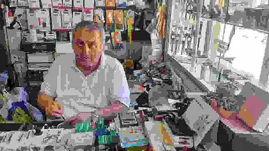 52 yıllık saat tamircisi teknolojiye direniyor