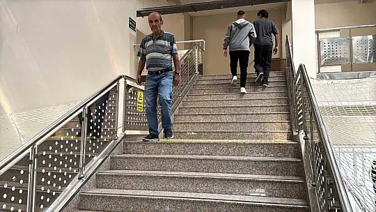 60 yaşında üniversiteli oldu, gençlere örnek oldu