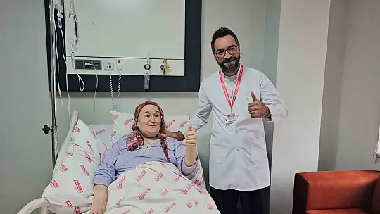 60 yaşındaki kadın 3D yazıcıyla üretilen kalça proteziyle sağlığına kavuştu