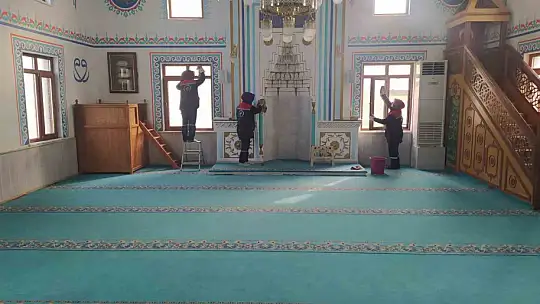 63 Mahallede camilere hizmet götürülüyor