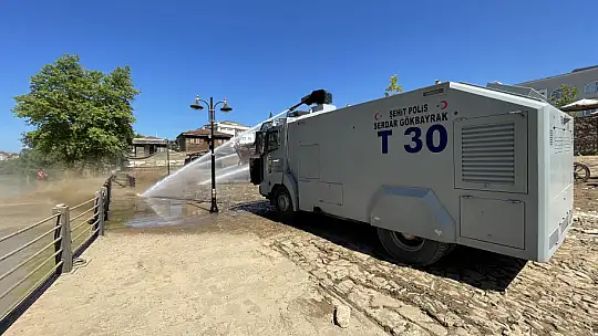 TOMA´lar temizlik çalışmalarına destek veriyor 