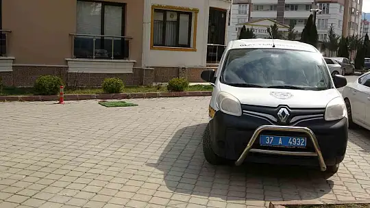 8'inci kattaki balkondan düştü