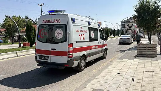 84 metre savrulan otomobil caminin imam odasına daldı