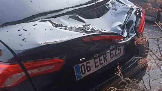 85 yaşındaki kadın dördüncü kattan belediye başkanının makam aracının üzerine düştü