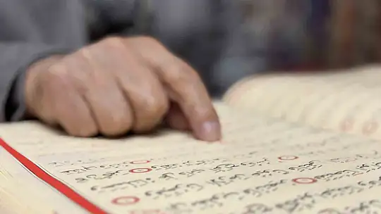 87 yaşında kendi çabasıyla hafız oldu