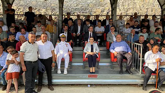 Yanaz Karakucak güreşleri nefes kesiyor