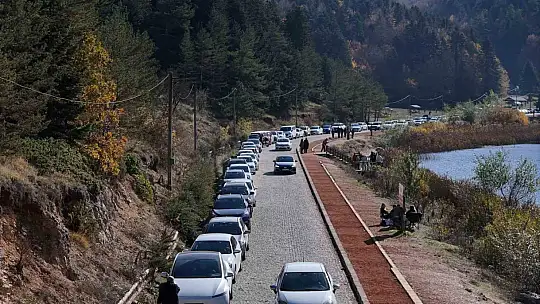 Abant'ta sonbahar güzelliği: Ziyaretçiler akın etti