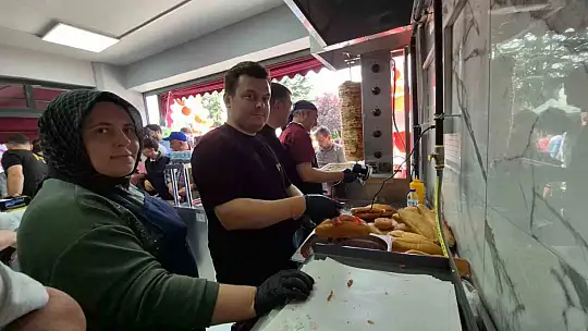 Açılışta izdiham