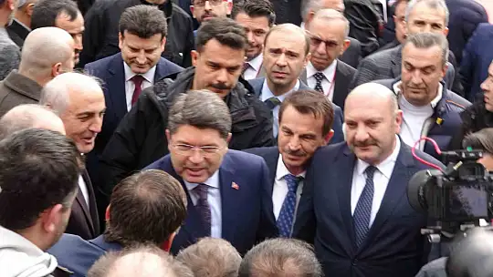 Adalet Bakanı Tunç, Bandırma Günü'nde Karabüklülerle bir araya geldi