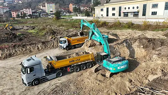 Adalet Sarayı için ilk kazma vuruldu