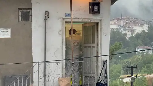 Ağır koku acı gerçeği ortaya çıkardı: 73 yaşındaki adam evinde ölü bulundu