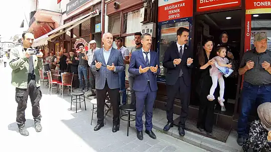 Ahilik geleneğine katılan minikler ellerini semaya açtı