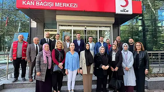 AK Parti Teşkilatı kan bağışında bulunarak hayat kurtardı