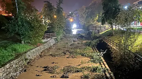 Akçakoca'da dere yatakları sel riskine karşı temizlendi