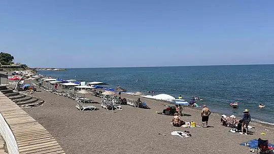 Termometreler 37 dereceyi gösterdi, sahiller doldu taştı